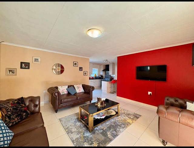 3 BEDROOM HOUSE FOR SALE IN DALPARK EXT 1